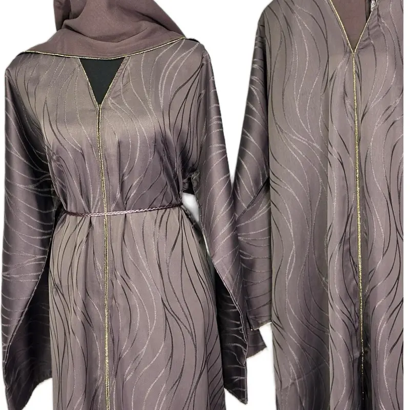 Abaya with Elegant Wavy Pattern and Gold Accents for Stylish Wear