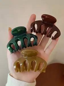 A multi colored optional fashionable high ponytail claw clip is suitable for daily wear, vacation and dating occasions, and is also a surprising and exquisite small gift.