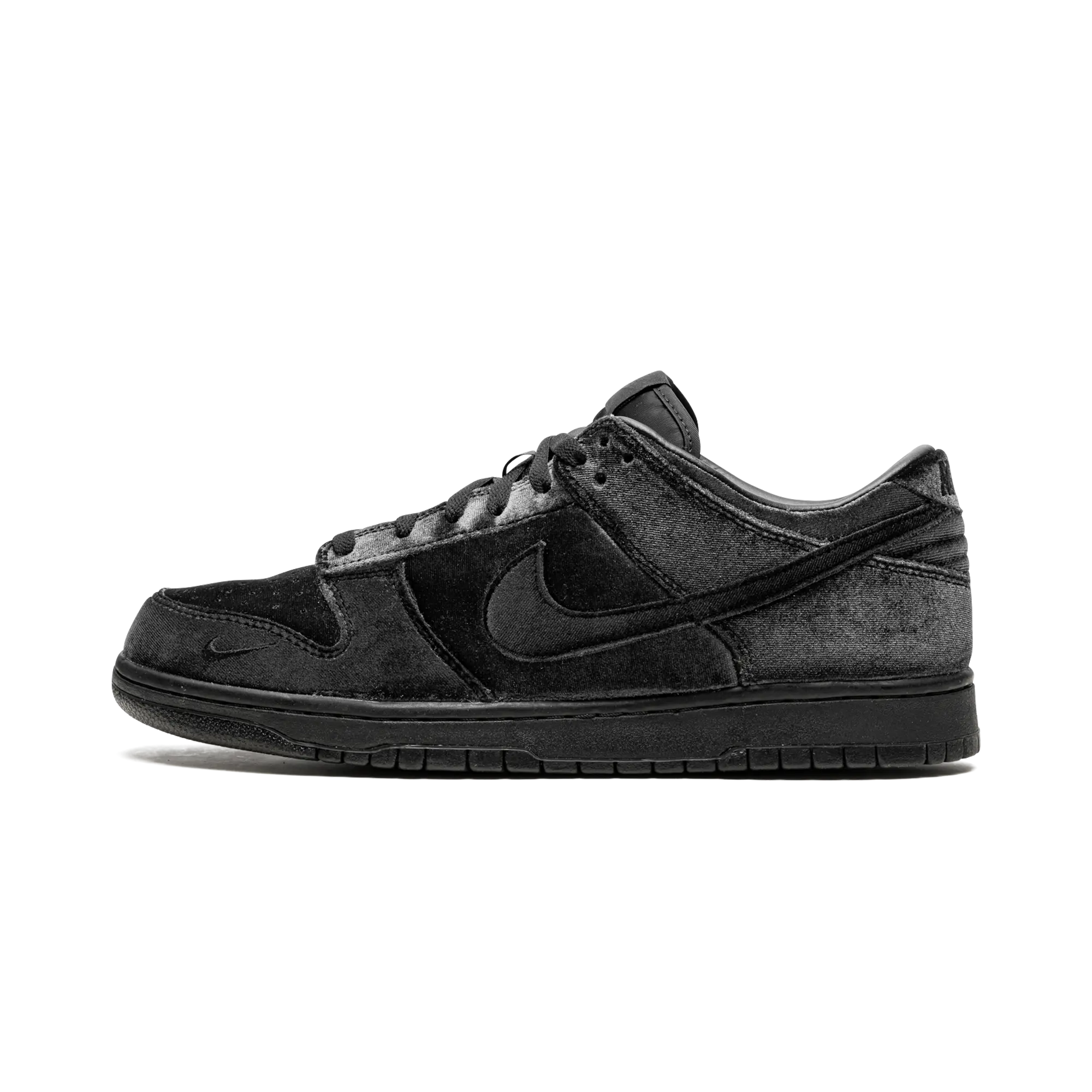 Dunk Low "Dover Street Market Triple Black Velvet" DH2686 002