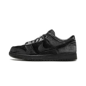 Dunk Low "Dover Street Market Triple Black Velvet" DH2686 002