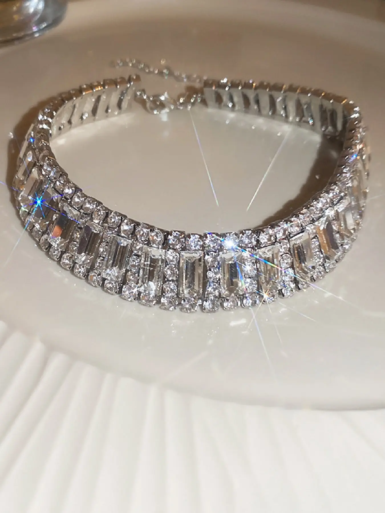 Fashionable Geometric Rhinestone Choker Necklace for Women, Perfect for Weddings, Evening Wear, Daily Use, Zinc Alloy Chain, Modern Versatile Accessories, Rhinestone Decorated Necklace