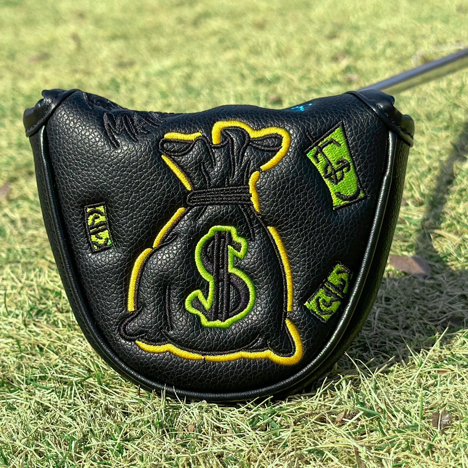Golf Putter Head Cover with Fun Money Pattern Design, Magnetic Closure, Waterproof Dustproof PU Material, Fits Most Brands Gifts, Golf Gift Accessory, Golf Accessories, Golf Equipment