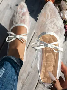 Women's Lace Bow Flat Shoes, Cute Floral Design, Textile Upper, Rubber Sole, Comfortable for Daily Wear & Dating, Ballet Pumps