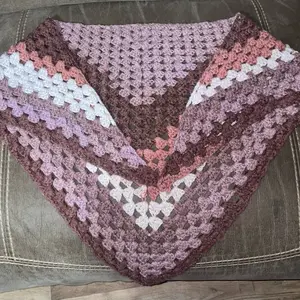 Shoulder Shawl - Colorful, Lightweight, Perfect for All Seasons, Ideal for Layering and Stylish Outfits