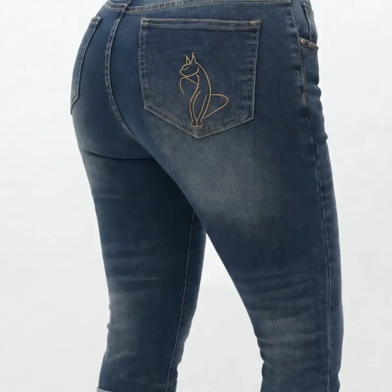 Women's Fitted Capri Denim Jeans Pants, Fashionable Streetwear High-Stretch Medium Comfort-Wash Denim with Embroidered Pockets, Casual All-Season Style, Stretchy Denim Jeans