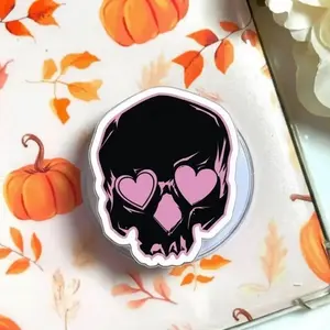 Pink Heart Eyes Skull MagSafe Phone Grip, Pastel Goth Aesthetic Pop Socket, Spooky Cute Skeleton Holder, Kawaii Gothic Gift, Kindle Grip Accessory