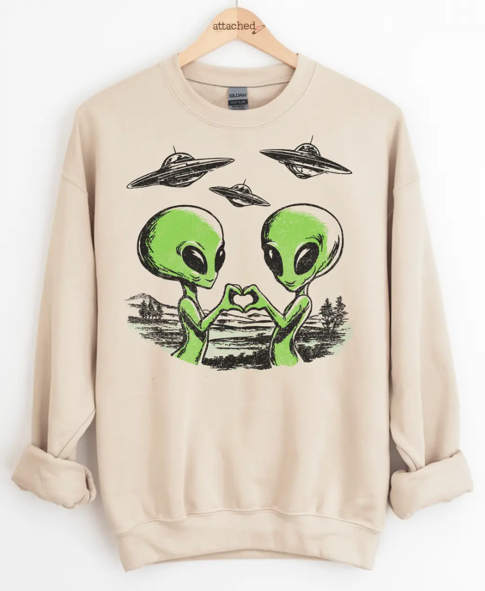 Alien Love Graphic Top Alien Love Graphic Top