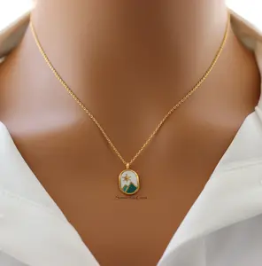 18K Gold Plated Enamel Oval Mountain Range Coin Pendant Necklace – Adventure-Inspired Outdoor Jewelry