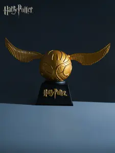 1PC Harry Potter Coin Bank Golden Snitch Piggy Bank PVC 360° Rotating Wings High Quality Accessories Movie Peripheral Collectible Money Saving Box Home Bedroom Desktop Decoration Birthday Gift