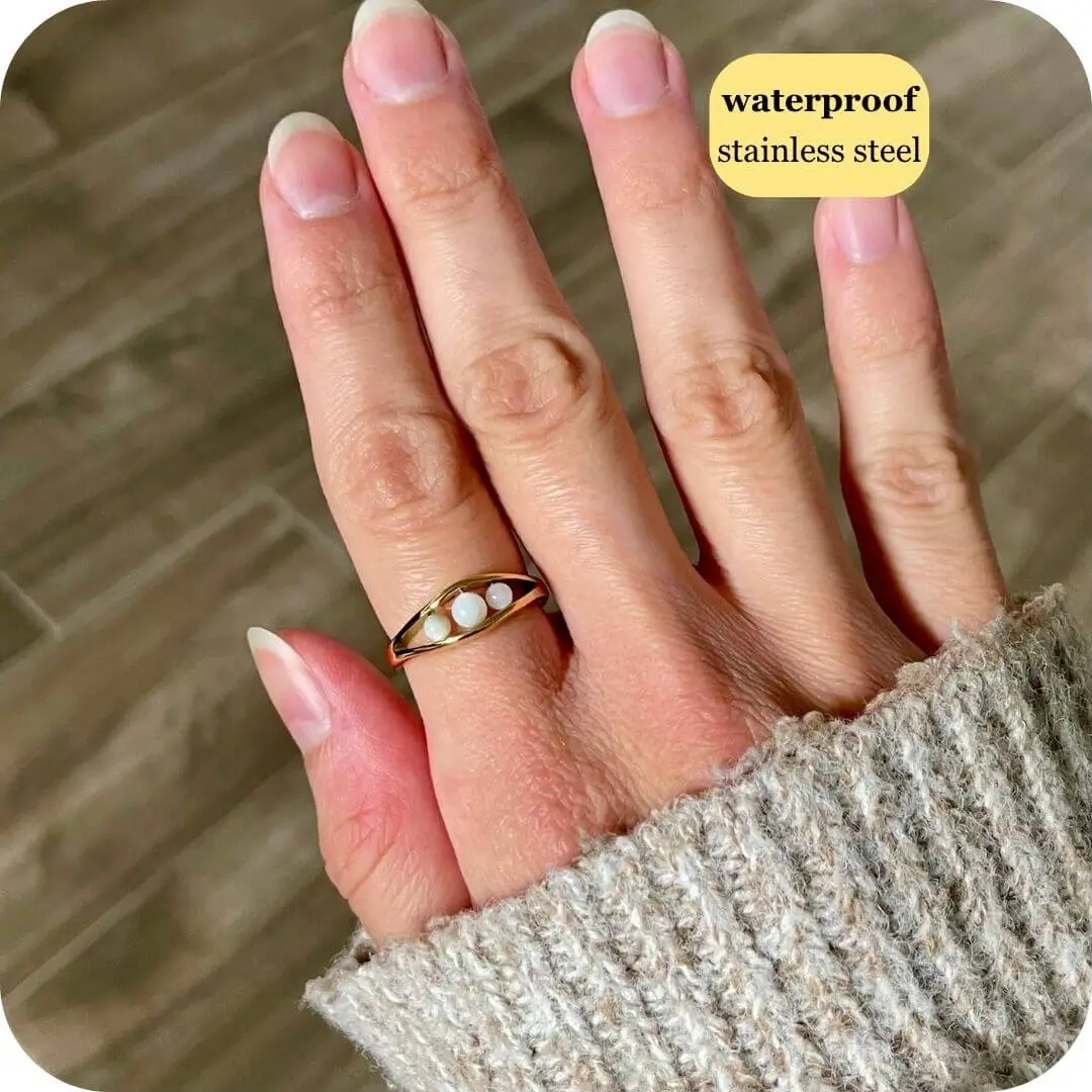 Allure pearl fidget ring, waterproof