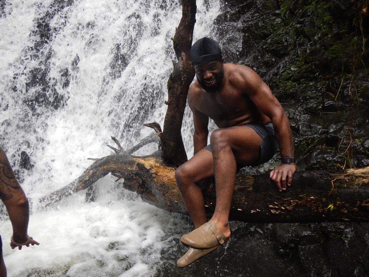 Item: apricot, 12-Men/13-Women