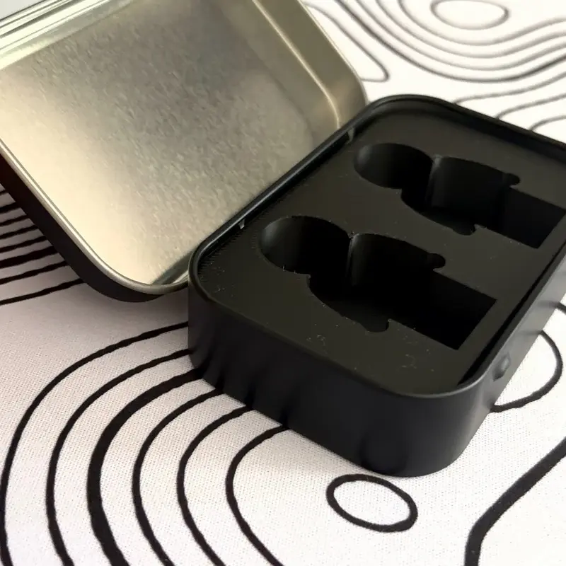 Pocket figure case