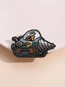 Vintage Pixel Style Character Enamel Pin, Classic Game Armor Cloak Design Low Resolution, Retro Gaming Culture Lover Fashion Accessory
