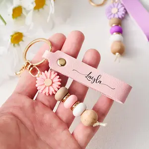 Custom Daisy Beaded Keychain Personalized Lettering Name Flower Key Chain Handmade Beaded Design Cute Style Bag Pendant Exquisite for Niche Gifts Suitable As Bridesmaid Gifts Birthday Gifts Christmas Gifts Valentine'S Day Gifts Graduation Gifts Best