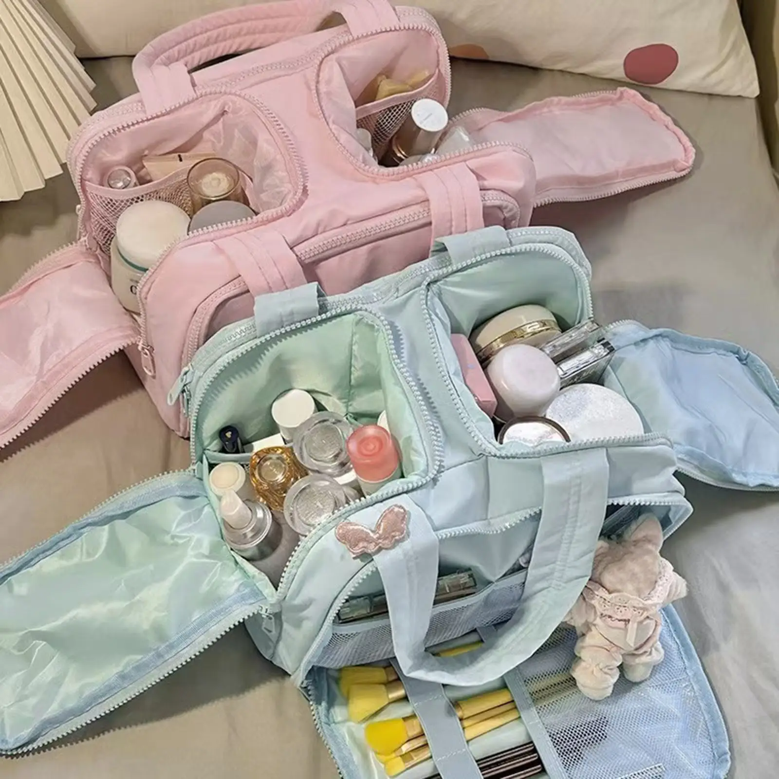 Large Capacity Waterproof Toiletry Bag,Travel Lightweight Large Wide-open Travel Bag for Women, Puffy Cosmetic Makeup Bag Organizer with Handle for Ac