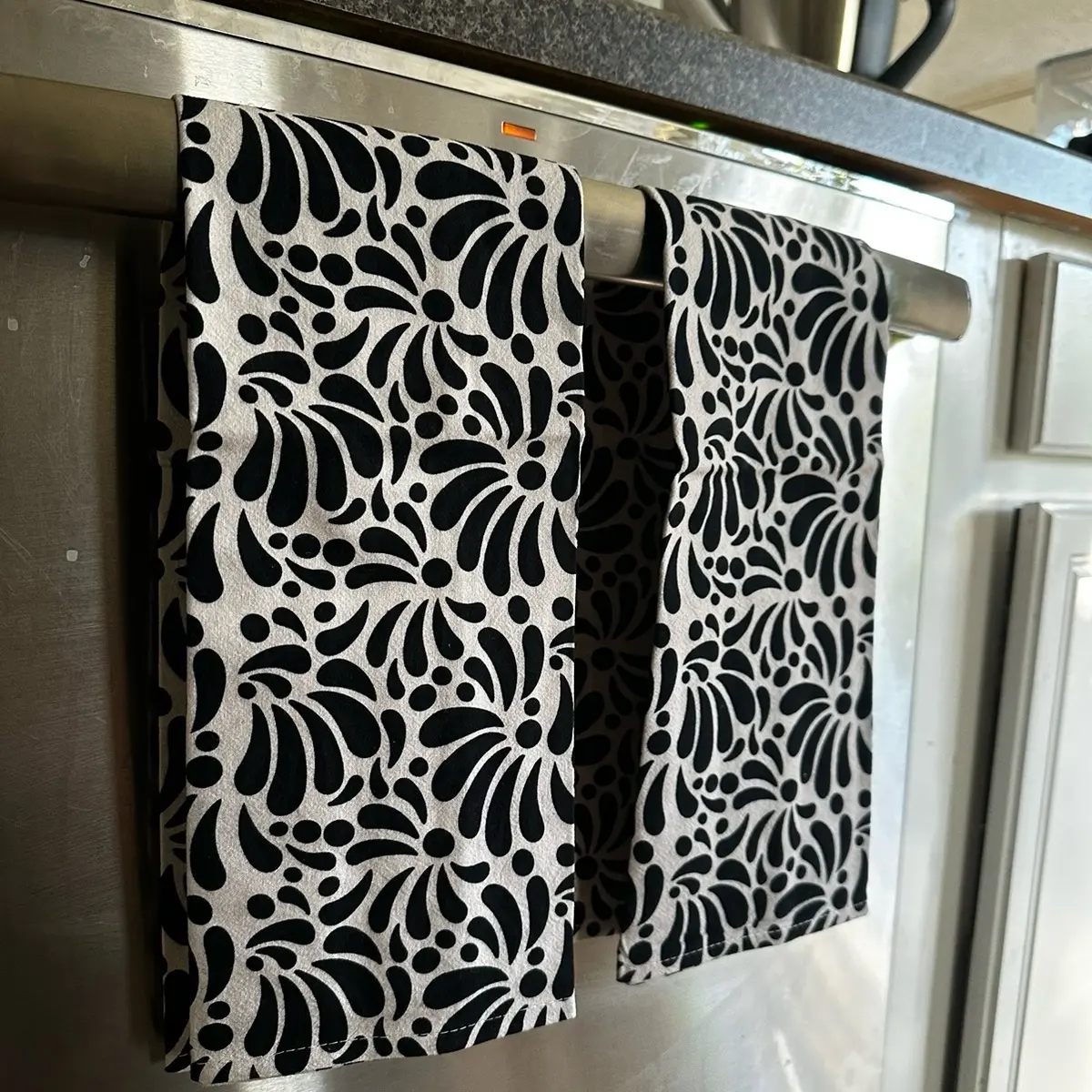 Set of 2 black and beige Talavera Kitchen Towels - Latin Tea Towel Design for Latin, Mexican Kitchen Decor - 100% Cotton, Soft & Absorbent Cleaning Hand