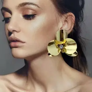 YW New Design Chrysanthemum Petals and Exaggerated Earrings Modern Woman Earrings
