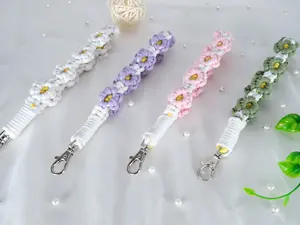 Macrame Wristlet Macrame Flower Wristlet Macrame Daisy Wristlet Macrame Keychain Floral Keychain Boho Accessory Hippie Keychain