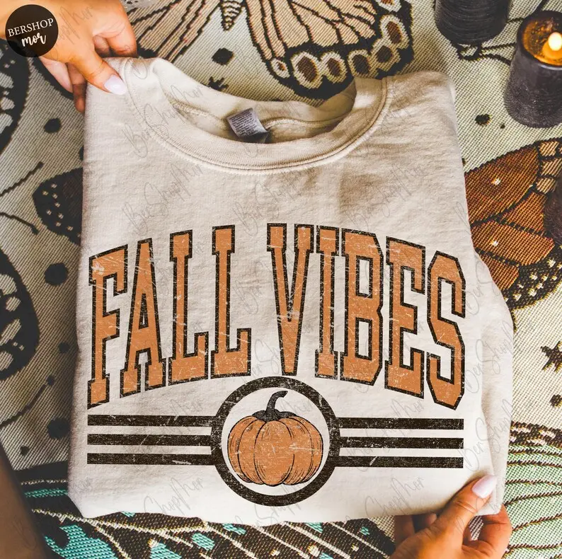 Fall Vibes Sweatshirt Pumpkin Season Varsity Retro Autumn Graphic Sweater Cozy Thanksgiving Shirt Long Sleeve Top