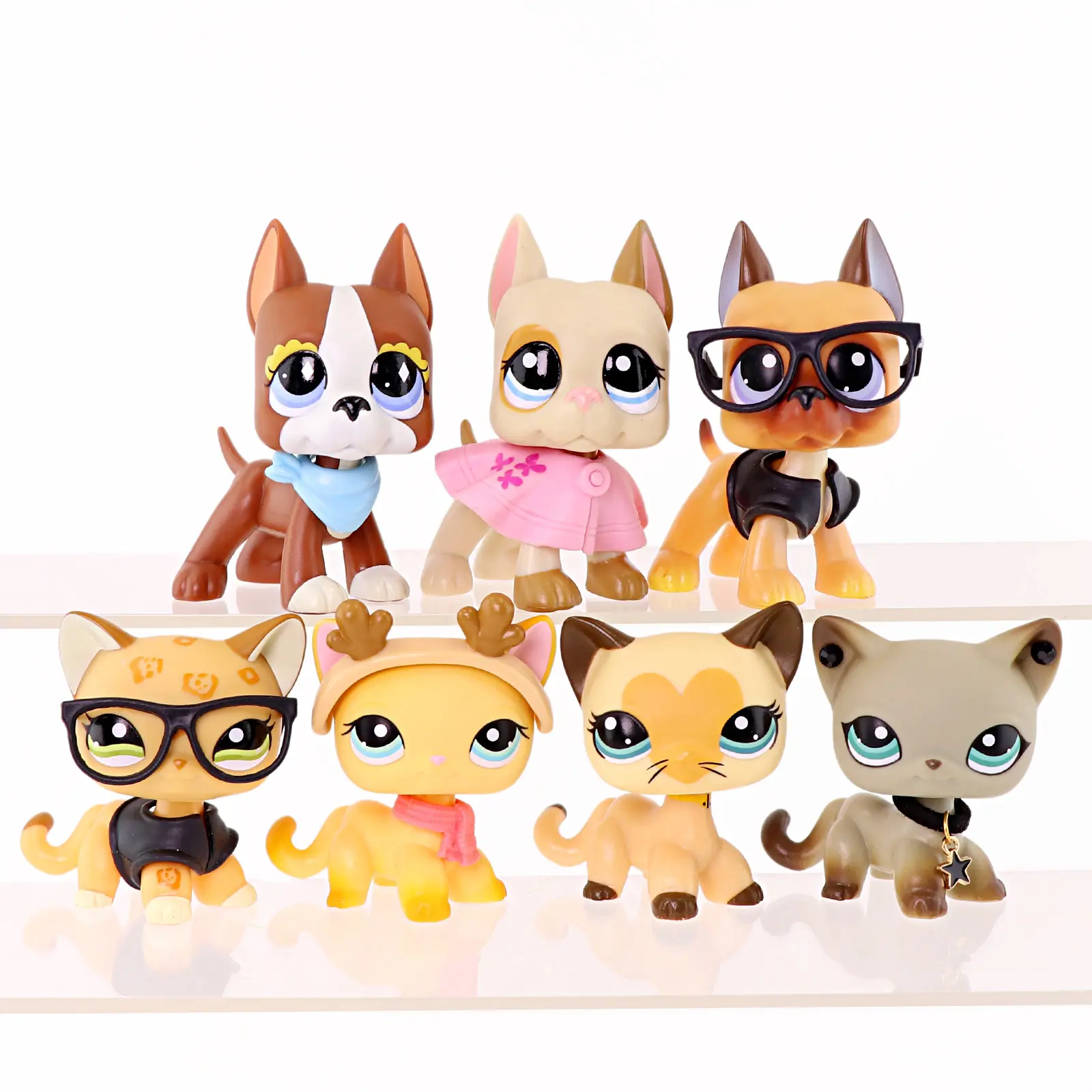 7 Pcs Cartoon Mini Pet Figurines, Cat & Dog Collectible Figures with Glasses, Clothes & Accessories, Hand-Painted Animal Statues, Desktop Display Ornaments, Gift for Hobby Collectors