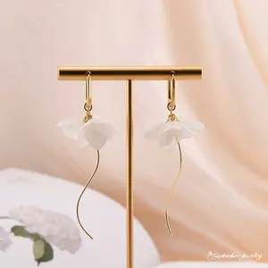 White Hydrangea S-Curve Ballerina Drop Earrings