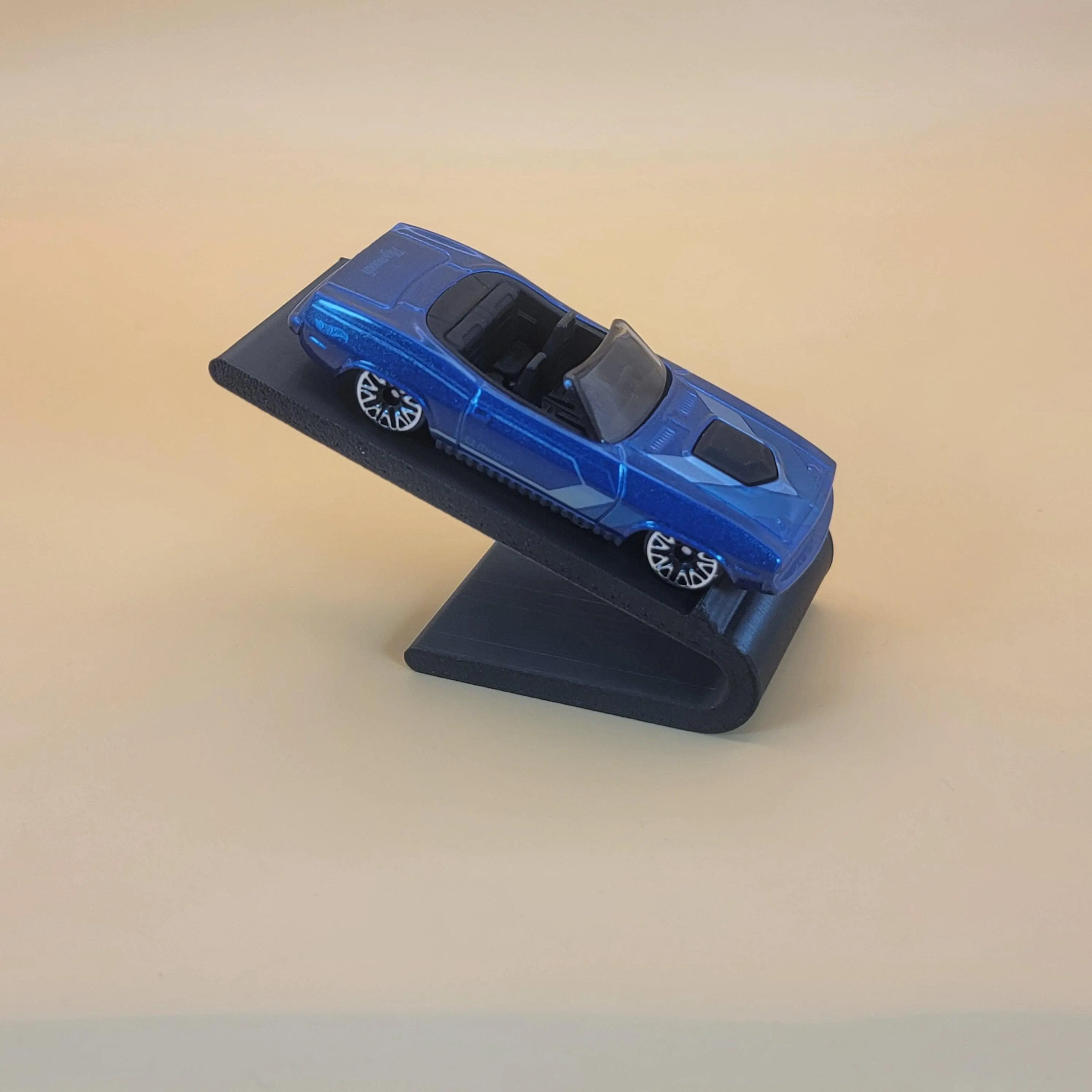 Minimalist Hot Wheels Car Display Stand: Modern Collectible Holder