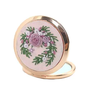 Hand Embroidered Compact Mirror - Floral Design, Handmade Embroidery Mirror, Unique Gift for Her, Purse Mirror, Personalized Makeup Mirror
