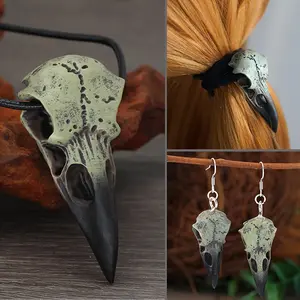 3pcs Crow Skull Gothic Crow Decoration Statue Animal Bird Skull Mask Resin Necklace Pendant Jewelry Set