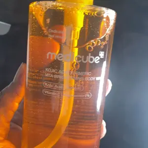 [NEW] [medicube] Kojic Acid Turmeric Vita Brightening Body Wash | For Troubled Skin, Uneven Skin | K-Beauty Gentle Cleanser, Body Wash, Korean Skincare