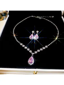 Court-style diamond-encrusted drop-shaped pink diamond pendant earrings and necklace set - elegant and refined collar chain - luxurious and fashionable accessory Teardrop Jewelry Set