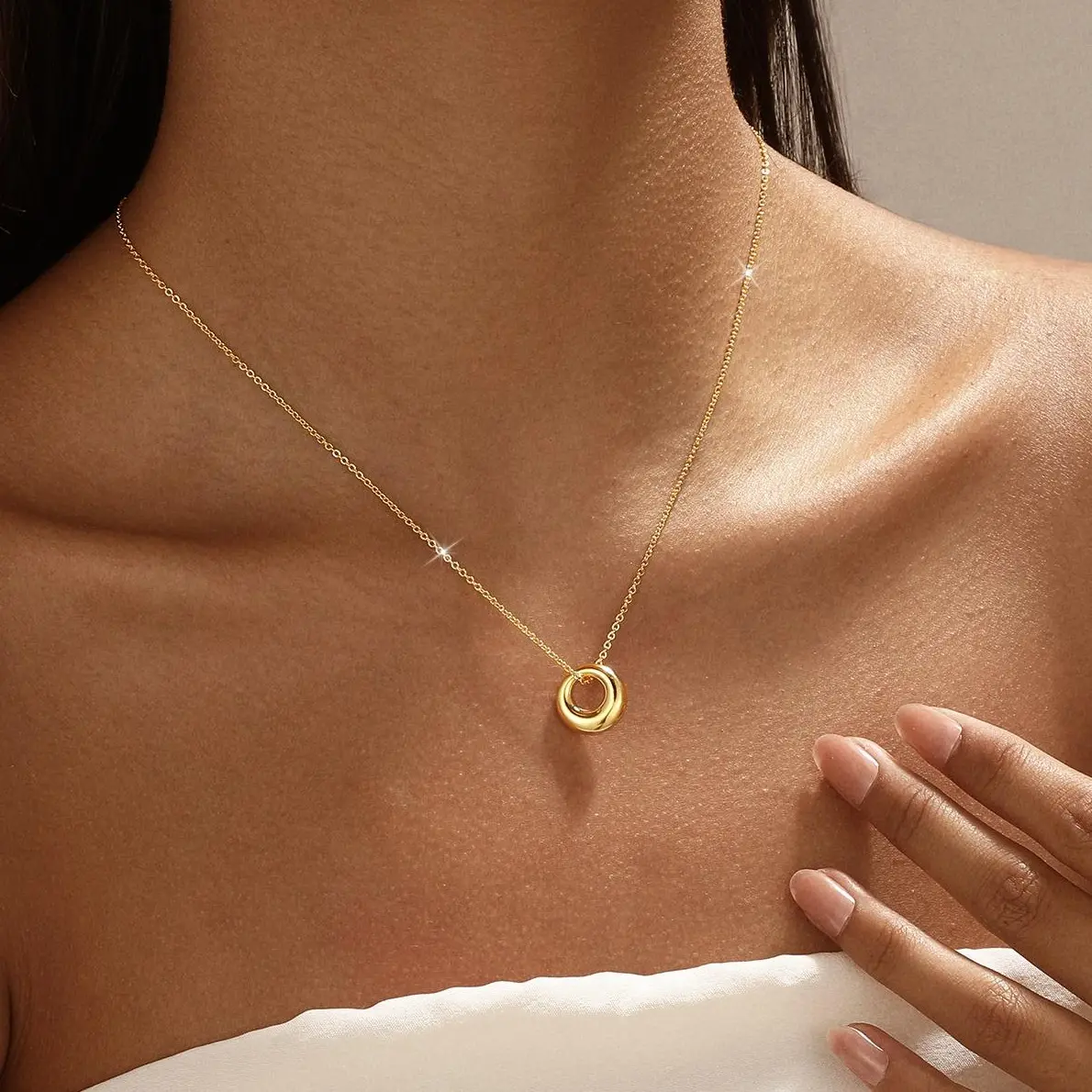 TASISO Gold Coin Pendant Necklace - Sleek Design, Durable Construction, Versatile Costume Jewelry Accessory for Daily Use & 2 Key Occasions, Gold Coin Necklaces, Coin Necklace Necklaces