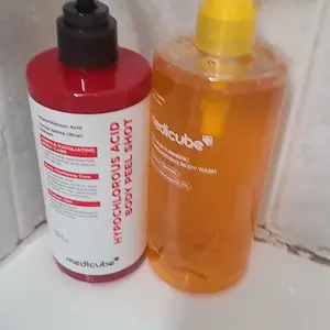 Product Review of [NEW] [medicube] Smooth & Clear Body Care Set | Hypochlorous Acid Body Peel Shot, Kojic Acid Turmeric Body Wash, Toner Pad, Toner, Mist | Exfoliating for Dead Skin Cells & Excess Sebum & Clearing for After Spots, Texture & Uneven Skin Tone | K-Beauty from ✨**️