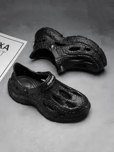 1 Pair Men's Mecha Style Chunky Platform Clogs, Stylish Punk Clogs, Textured Design Clogs, Street Trendy Casual Style, One-Piece EVA Construction + Grid Texture Platform Sole + Adjustable Heel Strap, Daily Outings / Campus Commute, Soft & Non-Slip Trendy