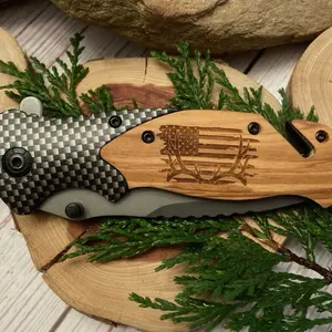Laser engraved flag pocket knife