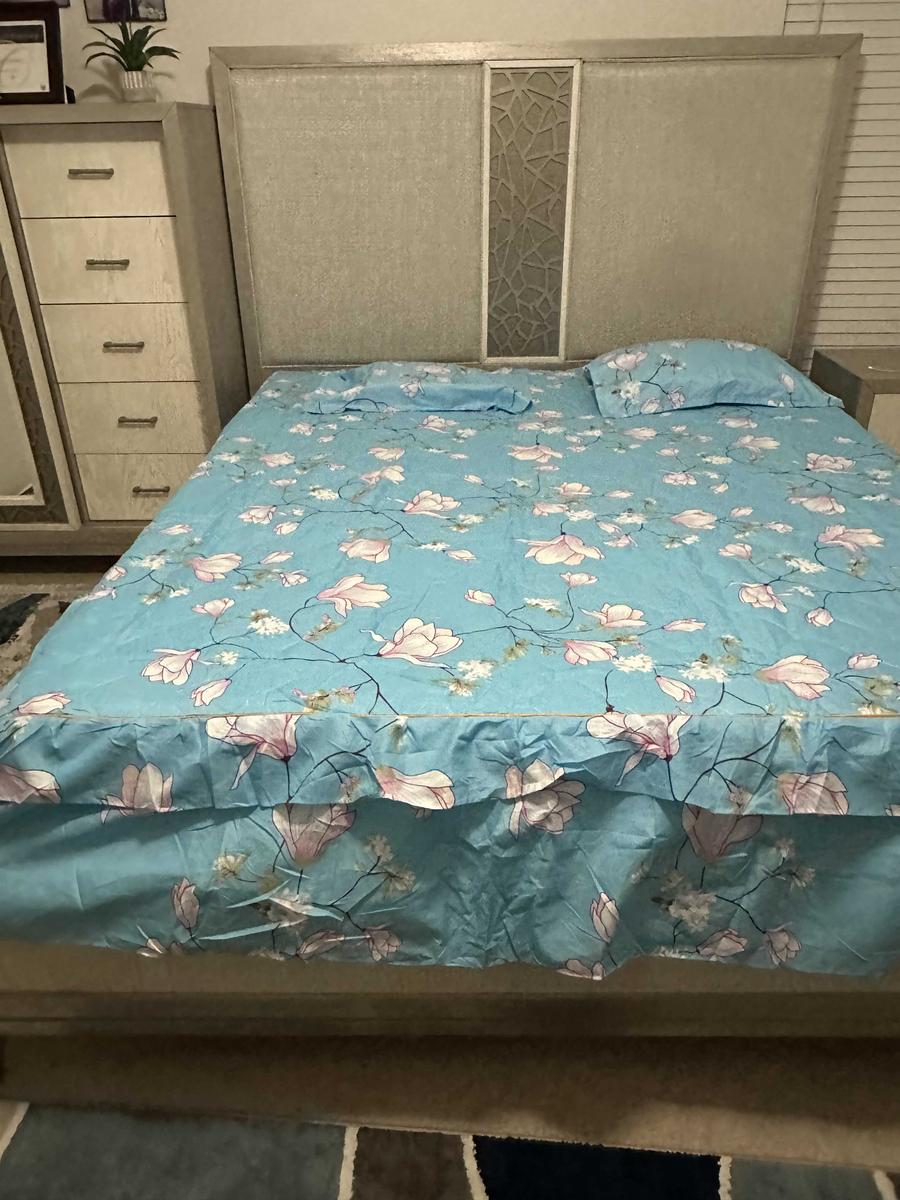 Item: Design 4, King