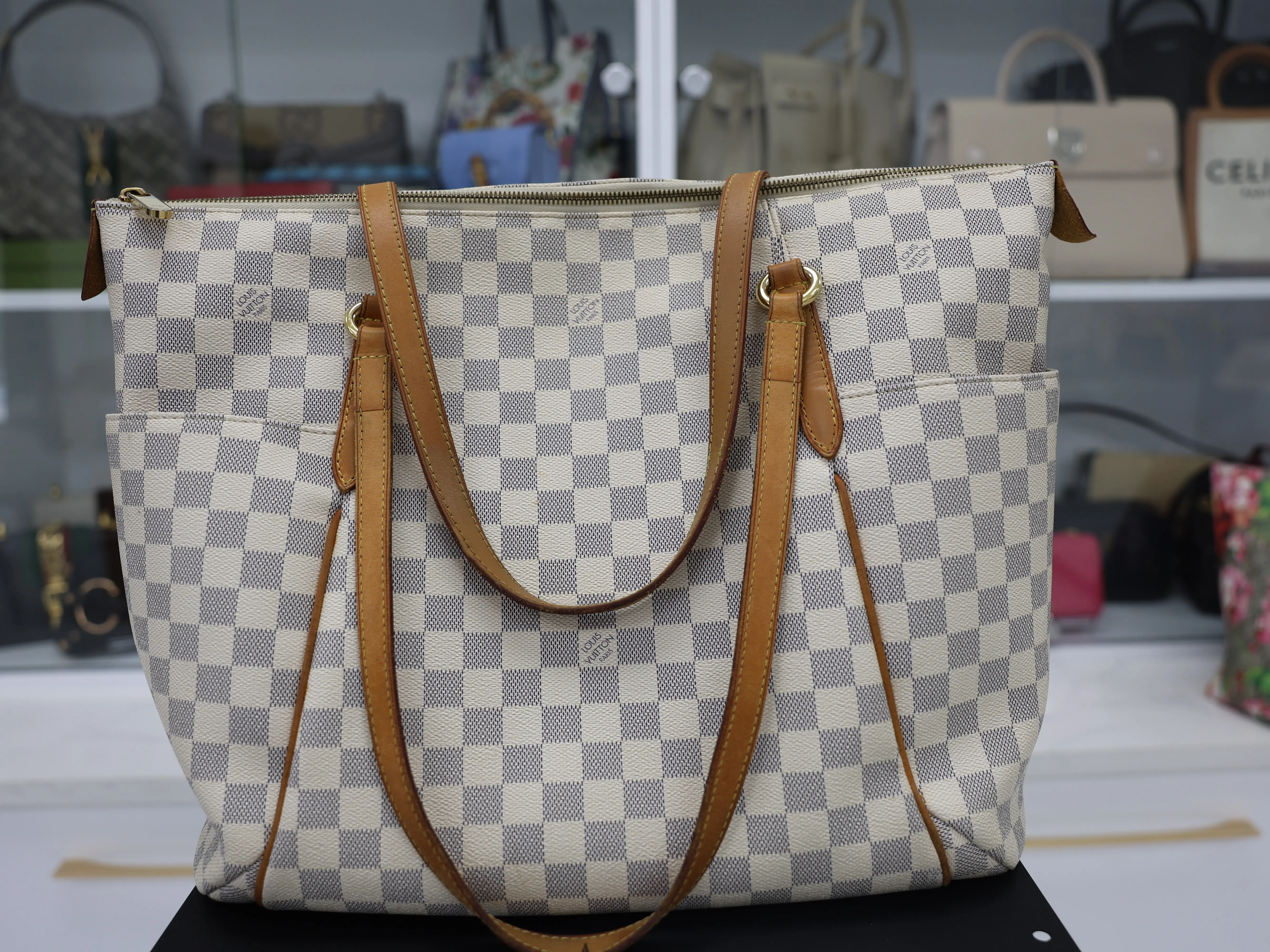 Pre-owned Louis Vuitton CANVAS Shoulder Bags N TOTALLY DAMIER AZUR