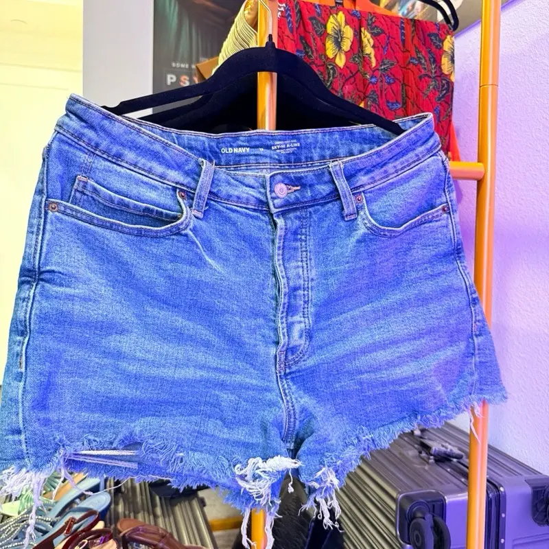 Old Navy Blue Jean Shorts with Frayed Hem for Women's Wear Bottoms - Womenswear