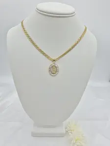 Spanish style chain with a Virgen pendant in 14k gold plated. (45)