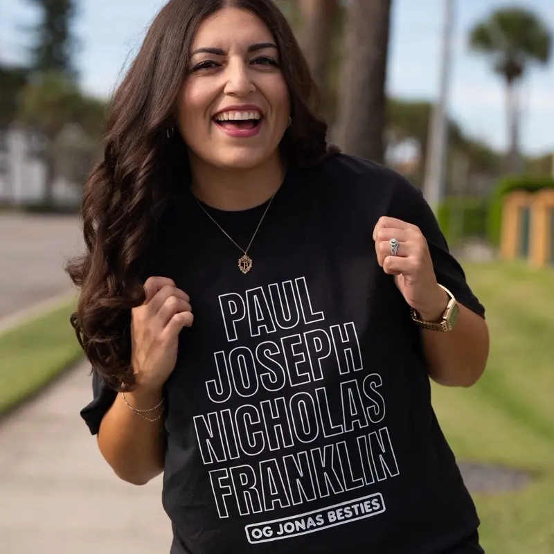 Besties Tee