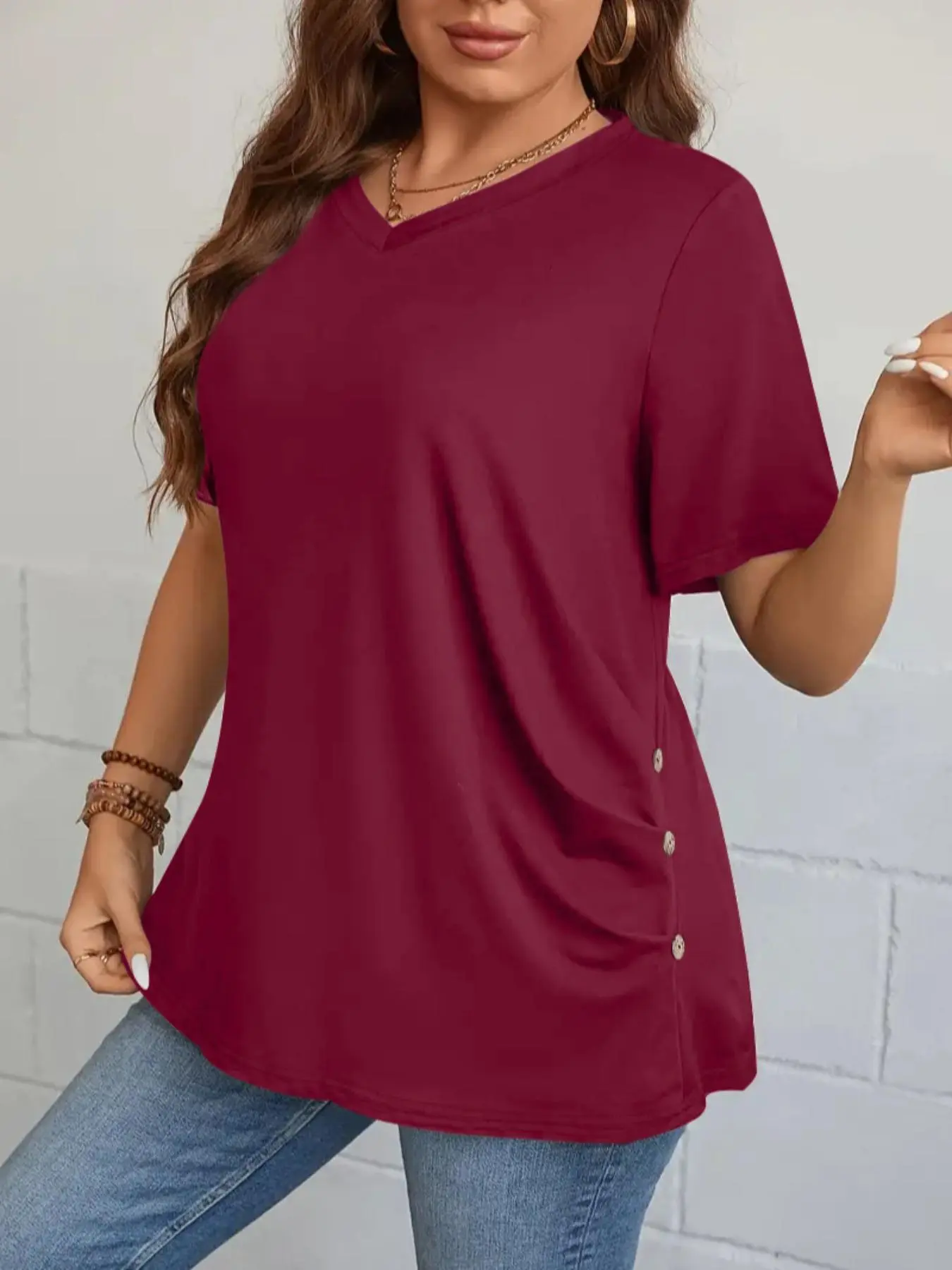 Plus-Size Plain Decorative Button Ruched Tee, Casual Short-Sleeve V-Neck T-Shirt Top for Summer, Plus-Size Women's Clothing for Daily Wear