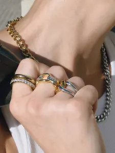 Ladies Ring Gold And Silver Color Blocked Geometric Hollowed Out O Shaped Chain Stainless Steel 18k Gold Plated Waterproof Anti Allergy Retro Unique And Eye Catching Jewelry Elegant Glittering Ring