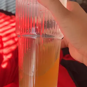 DWTS DANWEITESI 20oz Vertical Stripes Glass Coffee Cups with Lid & Straw Set of 4 Premium Thickened Glass for Iced Coffees Cocktails Juices Family Use & Parties Leak Proof Tumblers Drinking Glassware Beverage