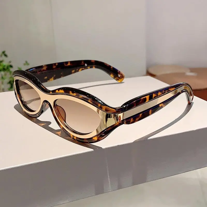 Women's 2000 Vintage Oversized Street Style Sunglasses - Lightweight Polycarbonate Tortoiseshell Semi-Rimless Square-Oval Frame, Blue Light Blocking Lenses, Leopard Print Unisex Eyewear, Casual, Chic, Modern Women's Sunglasses, Casual Women's Sunglasses