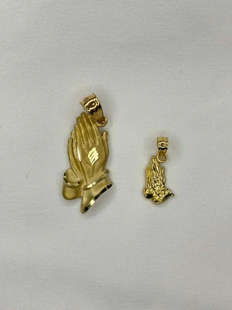 Dijes d Manitas Orando in Real 10k Gold Intricate Design Spiritual Jewelry for Everyday Wear or Meaningful Gift