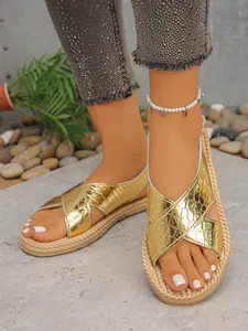 Women's summer casual sandals, Flat dress sandals, comfortable and stylish, Pu Slides, gold and silver colors, versatile for summer vacation, with adjustable buckle