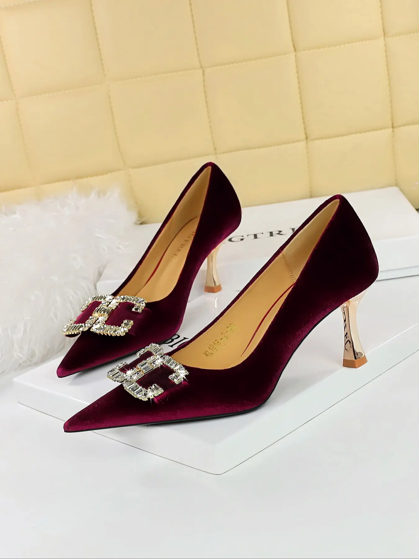 Women's Stiletto Heels, Fleece-Backed Pointed Toe Design, Multiple Colors Available, Perfect for All Occasions, High Heels, Fashion, Elegant, Classy & Stylish Look!