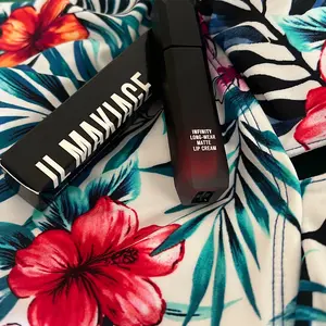 IL MAKIAGE matte lip cream