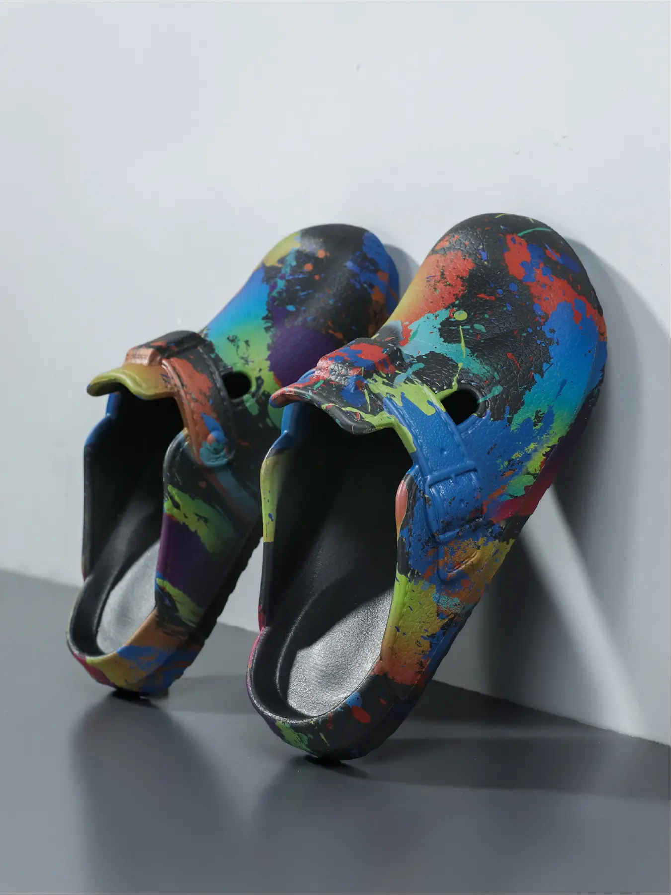 Women's Colorful Splash-Ink Closed-Toe Clogs: Soft Anti-Slip Sole + Unique Print, Daily Casual Outdoor Slippers
