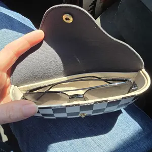 review image 0