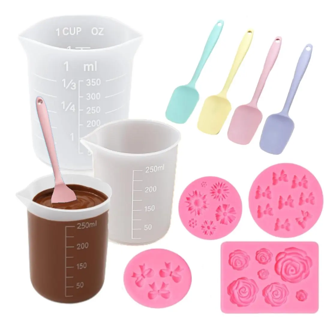 10 pcs Silicone Chocolate Melting Cup Set, 2Silicone Measuring Cups, 4 Scrapers, 4 Chocolate Molds, High Temperature Resistant Baking Tool Accessories Suitable for Handmade Chocolate Making Silicone Chocolate Melting Cup Set